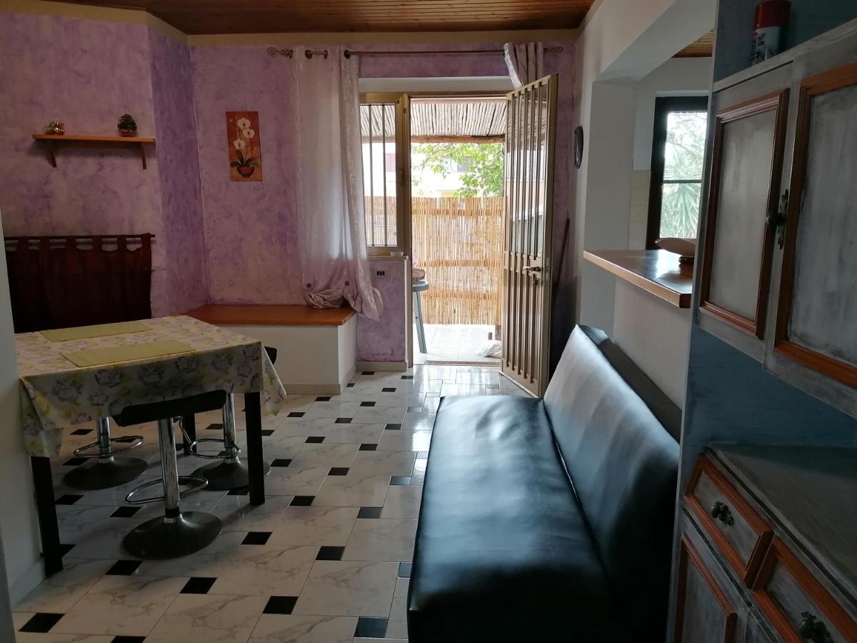 Casa Carlo Apartment Chia Bagian luar foto